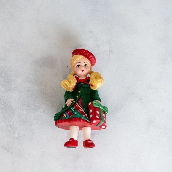 ✔️ Add-on $5 ✔️ Hallmark 2011 Yuletide Shopper Madame Alexander Series #16 - Picture 5 of 7